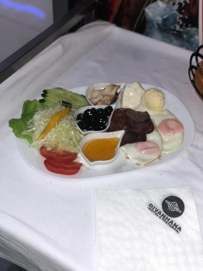 Bed And Breakfast Divanhana Novi Pazar Buitenkant foto