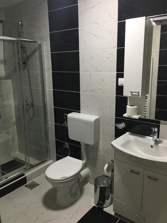 Bed And Breakfast Divanhana Novi Pazar Buitenkant foto