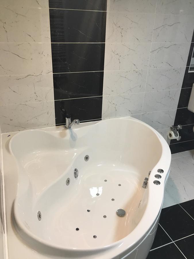 Bed And Breakfast Divanhana Novi Pazar Buitenkant foto