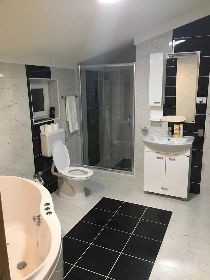 Bed And Breakfast Divanhana Novi Pazar Buitenkant foto