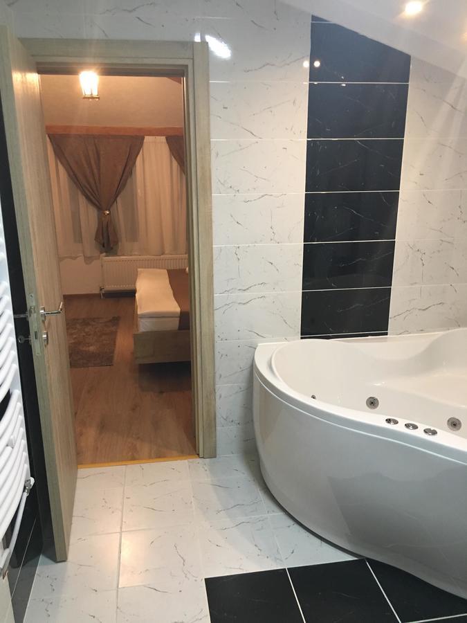 Bed And Breakfast Divanhana Novi Pazar Buitenkant foto