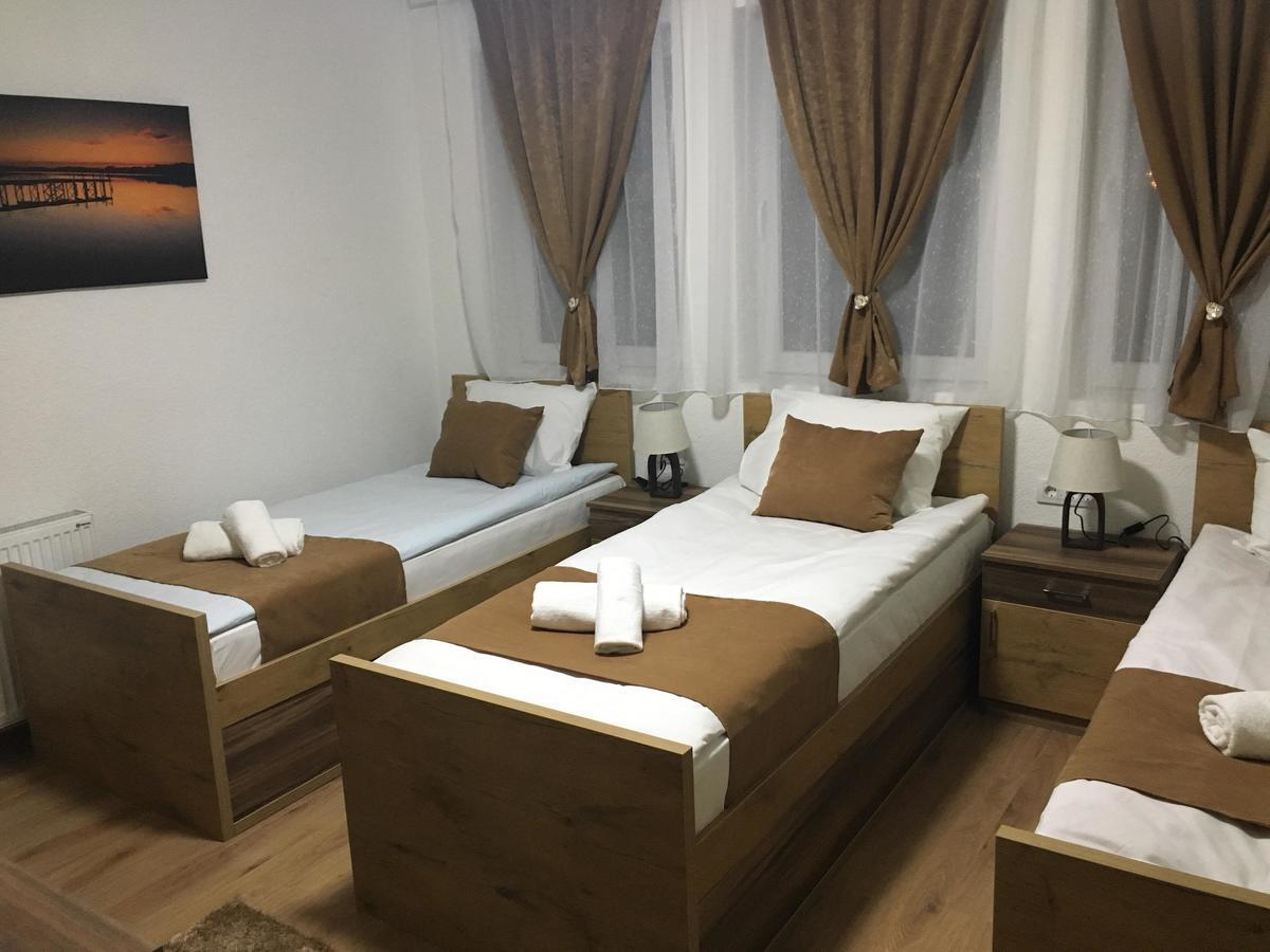 Bed And Breakfast Divanhana Novi Pazar Buitenkant foto